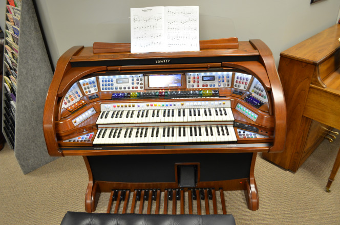 Lowrey Patriot organ - Organ Pianos